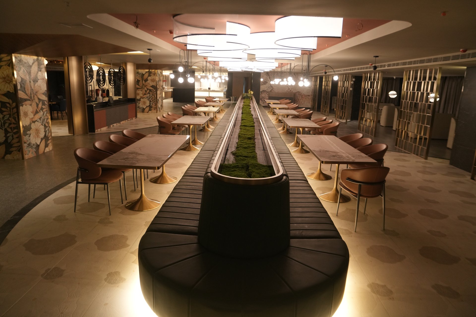 Varen Restaurant at SVM Grand Hotel